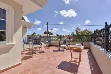 Piscina y exteriores — Casa Lucerna