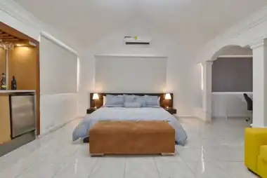 Habitaciones y baños — Casa Lucerna