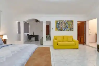 Habitaciones y baños — Casa Lucerna