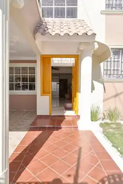 Piscina y exteriores — Casa Lucerna