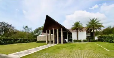 Piscina y exteriores — Villa Grande Guavaberry