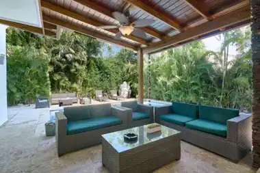 Piscina y áreas exteriores — Potter House