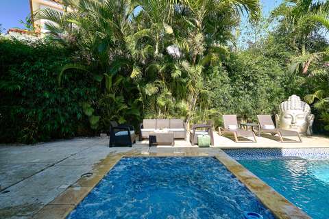 Piscina y áreas exteriores — Potter House
