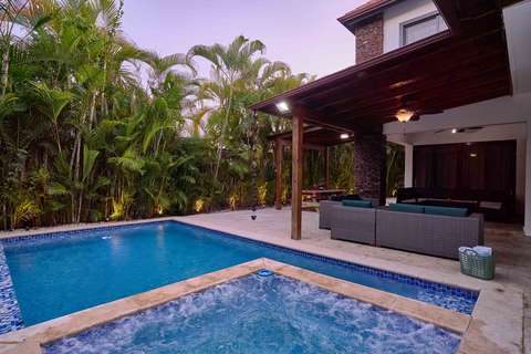 Piscina y áreas exteriores — Potter House