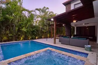 Piscina y áreas exteriores — Potter House