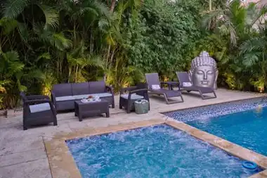 Piscina y áreas exteriores — Potter House